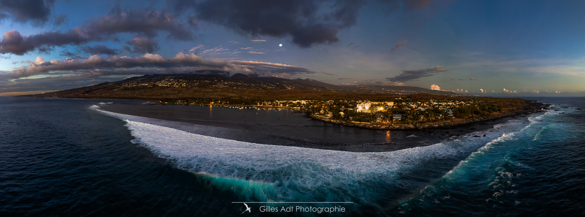 l'Etang Salé aprés le coucher de soleil